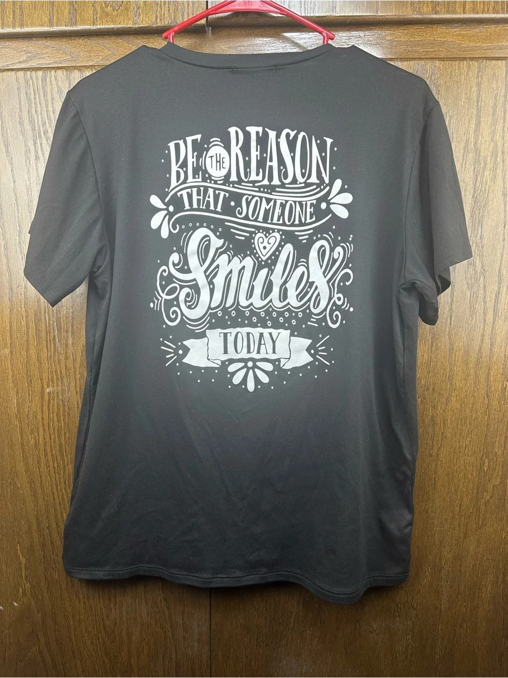 french pastry Black 'Keep On Smiling' Short Sleeve Tee